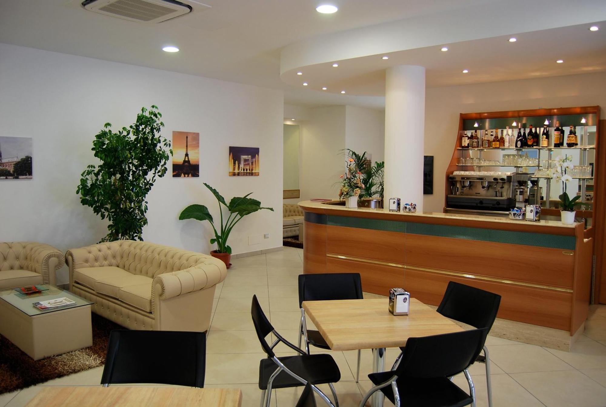 Hotel Europa Nereto ภายนอก รูปภาพ