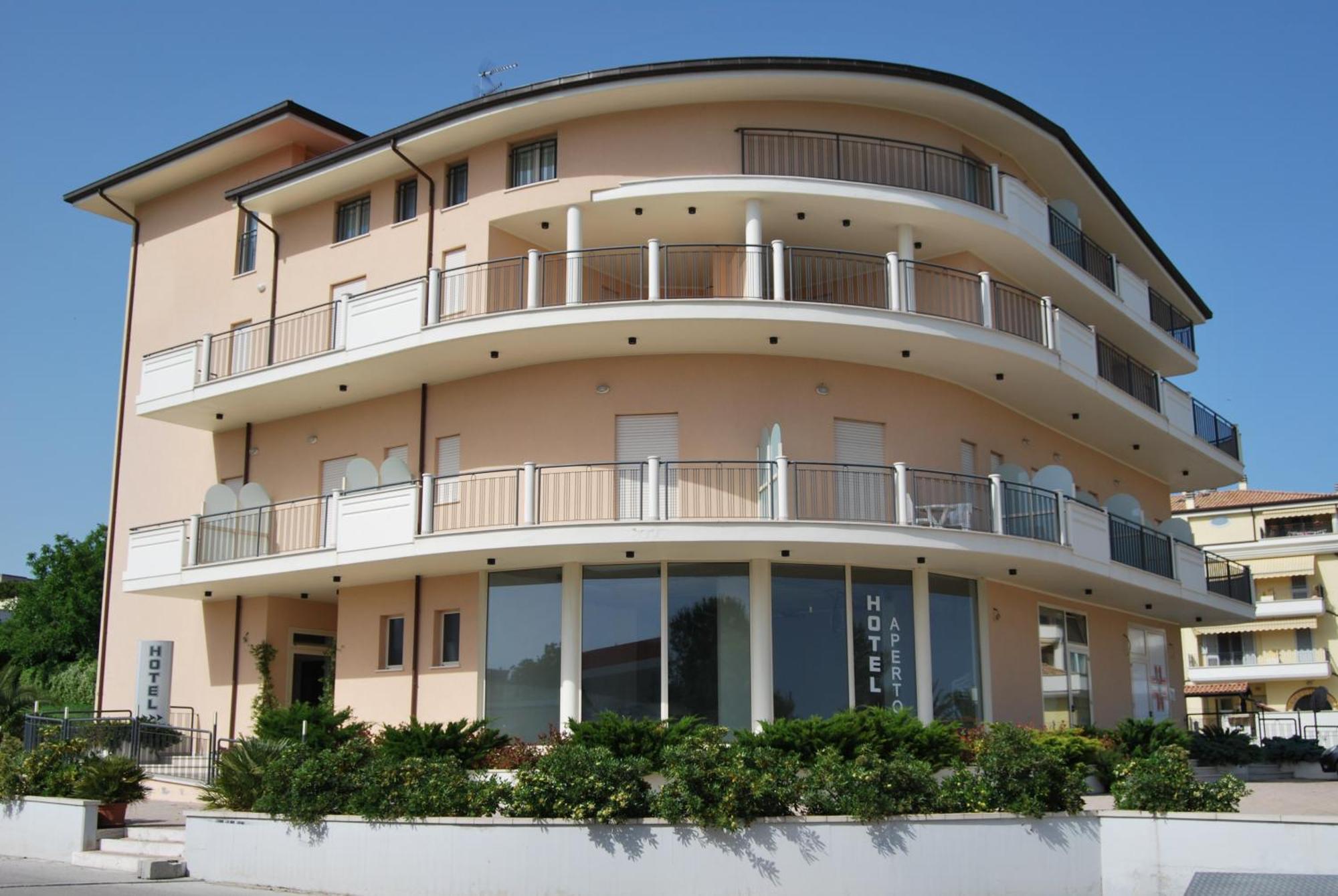 Hotel Europa Nereto ภายนอก รูปภาพ