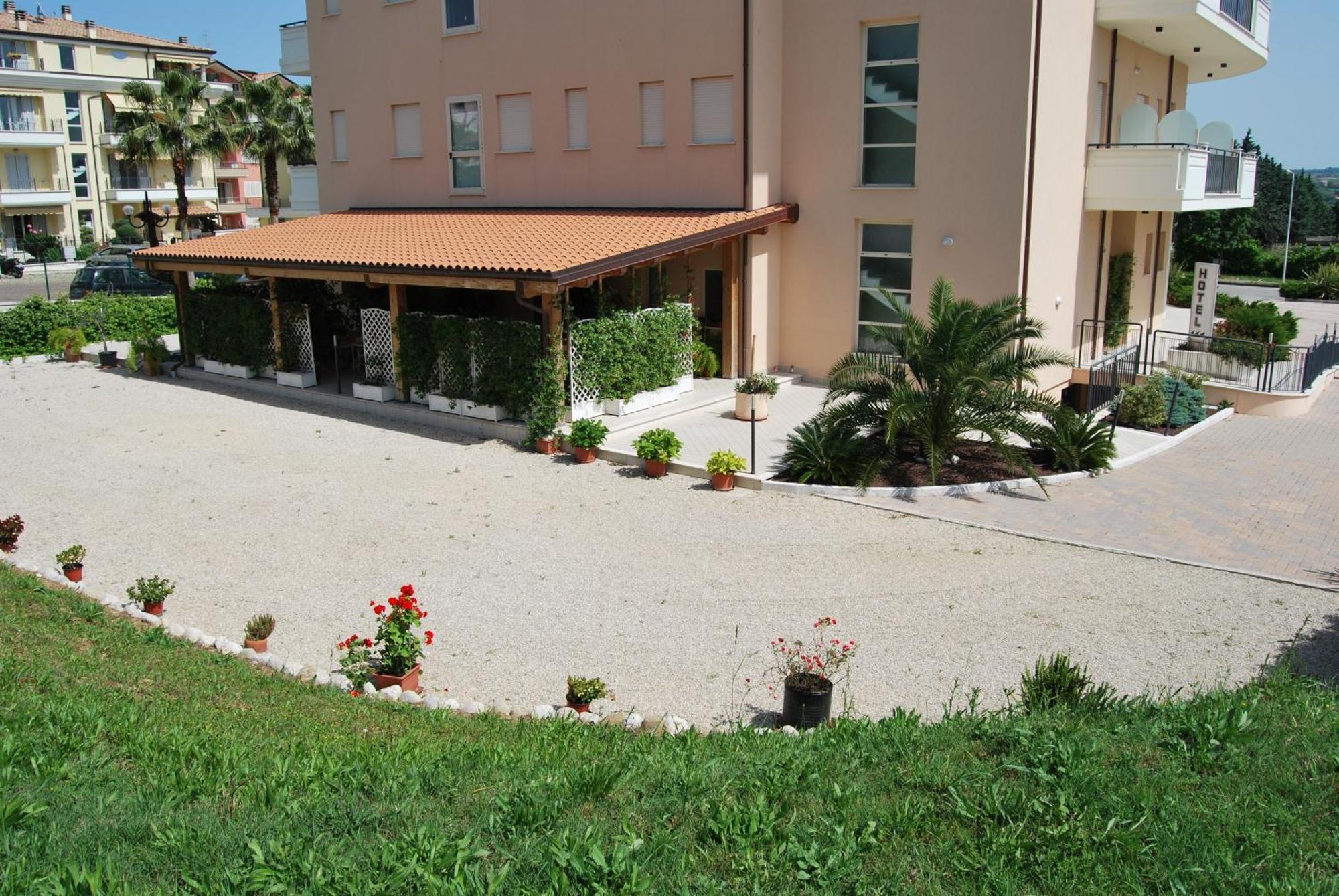 Hotel Europa Nereto ภายนอก รูปภาพ