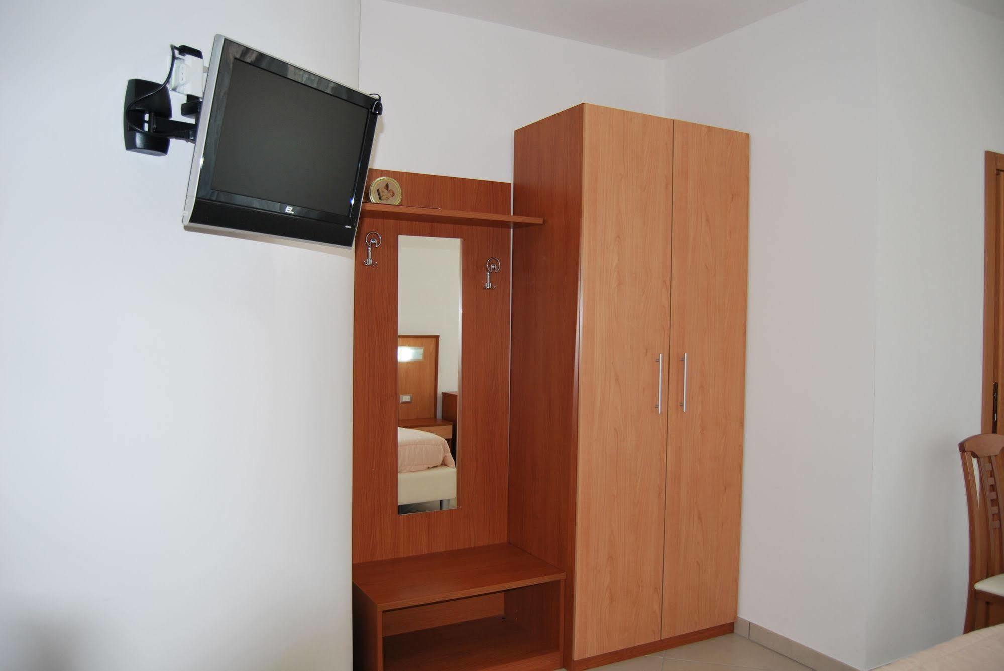 Hotel Europa Nereto ภายนอก รูปภาพ