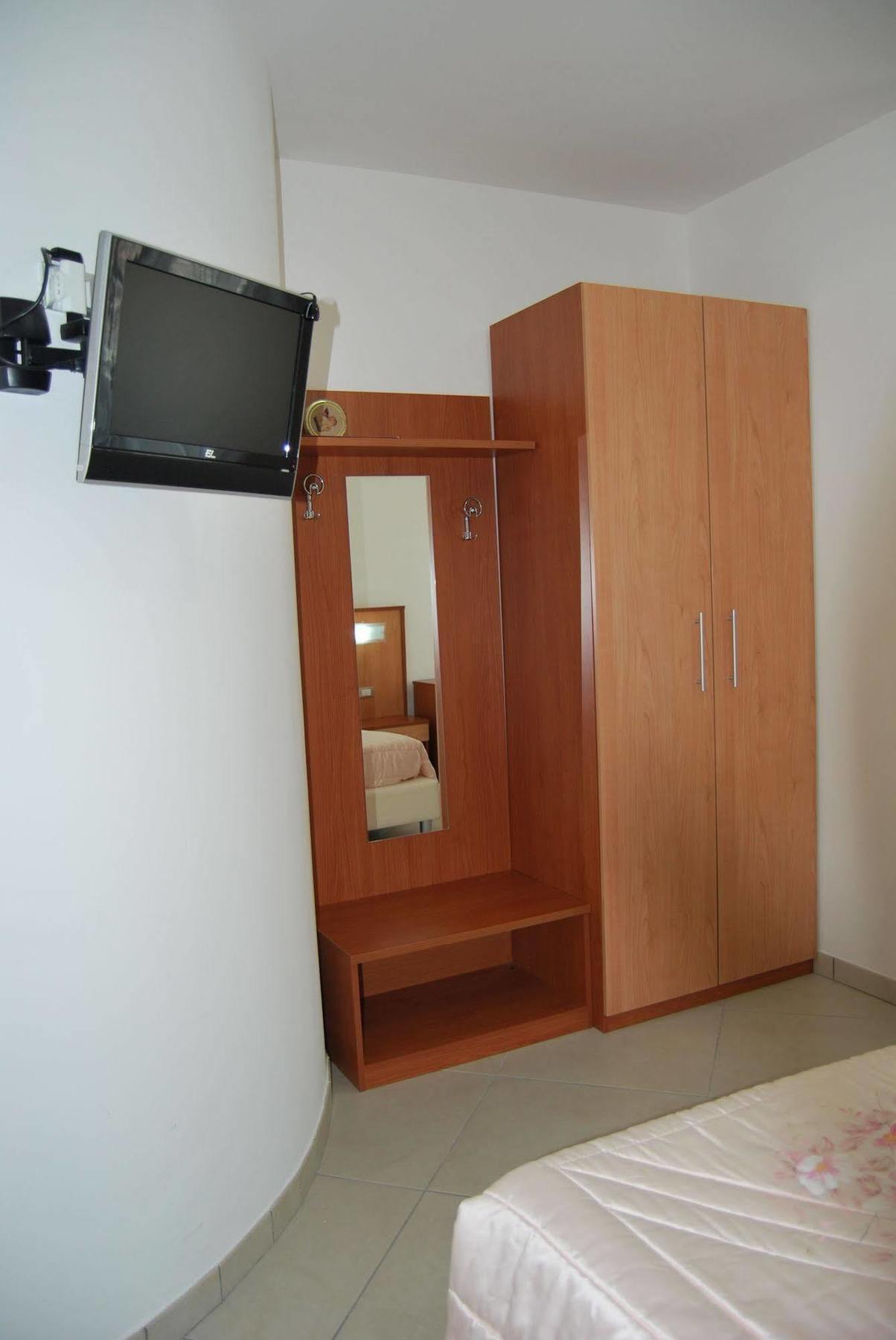 Hotel Europa Nereto ภายนอก รูปภาพ